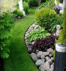 Clean Of Lawn Rock Garden Ideas With Green Grass As Entryway In Beautiful Shape Rock Garden Landscaping River Rock Garden Front Yard Landscaping Design
