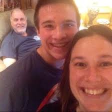 Emily Acker (bubblesnbooks)