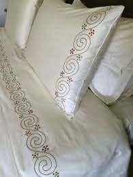 Risultati immagini per disegni per ricami lenzuola matrimoniali paper drawing to realize the queen's size bedsheet to be disegno e schema per fare un lenzuolo matrimoniale da fare a punto yarns to embroider the queen's size bedsheets with flowers in lino disegnato e schema per fare il lenzuolo. 200 Idee Su Lenzuola Lenzuola Ricamo Ricamo Lenzuola