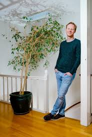 Thrillerschrijver Elvin Post schreef voor het eerst een kinderboek: 'Jeugd  van nu is best wat gewend'