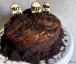 13 Halloween Cakes That Are Frightfully Delicious Graveyard Cake Halloween Cakes Halloween Desserts