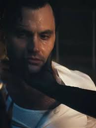 Joe Goldberg y Ariana Grande: El Chico Es Mio