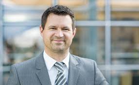 The fight against financial crime, money laundering and capital flight has been a priority for investigating authorities and financial institutions alike. Express Zertifikate Eignen Sich Zur Risikostreuung