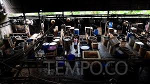 Reseller pada dasarnya adalah seorang penjual yang membeli sejumlah barang dari distributor untuk kembali dijual dan diperdagangkan kepada customer adalah seorang pembeli sebuah barang secara langsung kepada reseller ataupun kepada supplier. Hilang Di Pasar Hingga Penjual Gorengan Pedagang Tukang Tahu Dan Tempe Demo Metro Tempo Co