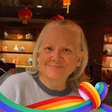 Sarah Hearn's Instagram, Twitter & Facebook