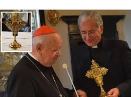 Sentinelle del mattino è anche su facebook. Spoleto Denunciato Il Presunto Ladro Della Reliquia Di Papa Giovanni Paolo Ii L Oggetto Sacro Non E Stato Trovato Corriere It