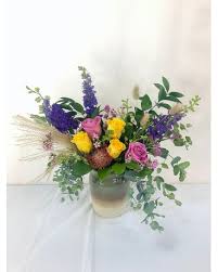 A wedding florist in henderson, nevada, roots flowers and events specializes in sophisticated wedding florals. Las Vegas Florist Find A Florist In A City Near You
