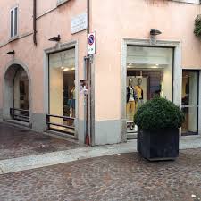 Notizie locali, contenuti e servizi aggiornati su cronaca, economia, sport, politica, cultura e turismo Photos At Vestire Abbigliamento Treviglio Clothing Store In Treviglio