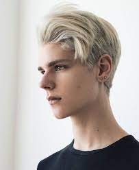Beautiful photography session by frosted productions of two little blonde haired blue eyed boys. 1001 Idees Meche Blonde Pour Homme Une Question De Dosage Cheveux Blond Coupe Cheveux Homme Cheveux Homme