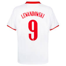 Das team um den 32 jahre alten. Robert Lewandowski Polen Heimtrikot 2020 2021 Fussball Deals De