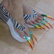 El récord de las uñas más largas de la historia lo alcanzó otra mujer estadounidense, lee redmond, quien en 2008 logró 28 pies y 45 pulgadas; Belleza Unas Acrilicas Cortas Tutoriales De Maquillaje Unas De Color Rosa Mate