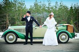 Zehn jahre nach der hochzeit erfüllt er sich einen lebenstraum und eröffnet in seesen im harz seine erste klavierwerkstatt. Mottohochzeit Die Golden Twenties Amicella De