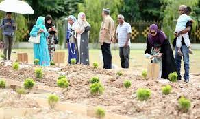 Kuala lumpur, june 24 ― the death of pas veteran chairman and founder of pas' official newspaper, harakah ― ahmad subki abdul pas veteran chairman subky abdul latif was laid to rest at the raudhatul sakinah muslim cemetery in taman selasih, batu caves at about 6pm yesterday. Orang Ramai Anggap Arwah Seperti Keluarga