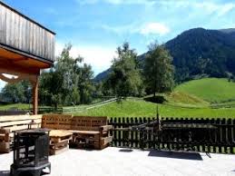 Holzhacker Suite Alpenhauptkamm Ferienwohnung Fur 1 4 Personen Die Grosse Terrasse Vor Dem Haus Ferienwohnung Ferien Alpen
