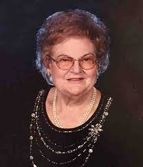 Frieda Estes's Instagram, Twitter & Facebook