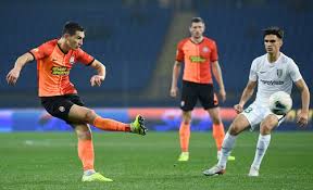 Донецький шахтар сенсаційно поступився олександрії з рахунком 1:2, зазнавши першої поразки в офіційних матчах під керівництвом нового тренера команди — роберто де дзербі. Shahtar Oleksandriya Prognoz I Anons Matchu Chempionatu Ukrayini 20 06 2020 Futbol Na Sport Ua