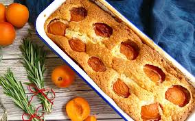 Mit ► portionsrechner ► den ausgekühlten kuchen mit himbeergelee bestreichen und mit frischen himbeeren sowie. Aprikosenkuchen Ein Sommerkuchen Mit Rosmarin