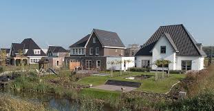 Omdat je nergens anders zoveel ruimte, woonplezier en voorzieningen in de natuur vindt tegen een hele betaalbare prijs. Laatste Fase Met Villa S En Tweekappers In Lelystad Buitenhof Nu In Verkoop Amsterdam Woont