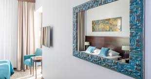 Europeum institute for european policy, prague, czech republic. Galerie Europeum Hotel