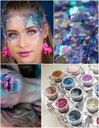 Es kann nicht genug glitzern und je größer desto besser. Einhorn Kostum Damen Make Up Schminke Glitzer Nageldesign Specials In 2020 Einhorn Schminken Damen Einhorn Kostum Damen Einhorn Schminken