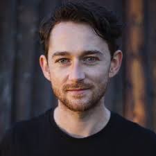 Daniel S Thrace (@DSThrace)