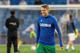 Real madrid hope 'agent odegaard' can help land haaland. Real Madrid Martin Odegaard Set To Miss Next Six Matches Through Injury Football Espana