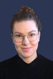 Laura Leger's Instagram, Twitter & Facebook