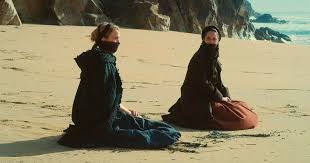 Movie Review Portrait Of A Lady On Fire Portrait De La Jeune Fille En Feu In 2020 Portrait Film Aesthetic Fire Movie