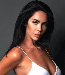 دانلود فیلم‌ها و سریال‌های Lili Rich