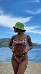 Emilia Mernes desnuda - Fotos y Vídeos - ImperiodeFamosas