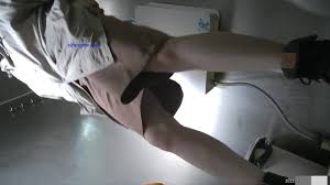 10月最新トイレ撮影のうち、師範大学前パノラマ盗撮青少年かわいい女子学生10thの近くに公衆トイレに飛び込む神 - ショートヘア