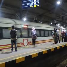 Indikator bensin berkedip saat motor dipakai, bensin sisa berapa?) kalau misalnya basah cukup dikeringkan pakai kipas saja, tidak boleh kena air sama sekali, tambahnya. Info Jadwal Kereta Api Dari Surabaya Ke Banyuwangi