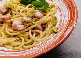 Al termine della cottura aggiungete le. Pasta Con Zucchine E Pancetta Cooking With Sere