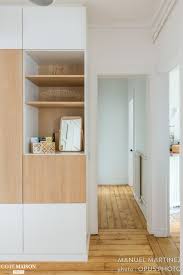 Un Couloir Optimise Avec Des Rangements Integres Petit Espace Appartement Parisien Idee Rangement