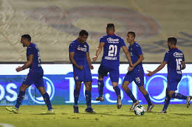 Los azules tuvieron la primera oportunidad de ponerse adelante en el marcador tan solo a los 10 minutos, cuanto pudo adelantar a cruz azul ante tigres luego de un gran centro de yoshimar yotun, pero su remate pegó en el travesaño del arco de nahuel guzmán. Donde Ver Cruz Azul Vs Tigres En Vivo Liguilla 2020