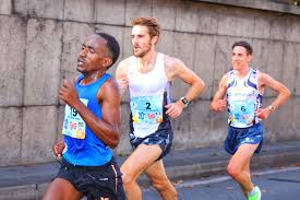 Nous avons hâte de tous nous retrouver dans les rues de paris pour ce marathon chronométrage tous les inscrits se verront remettre, en même temps que leur dossard, une puce électronique (sous forme de bandelettes. 20 Km De Paris Carvalho Et Gras Sur Le Podium