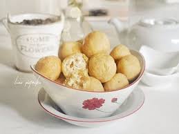 Donat kentang merupakan donat yang dibuat dari tepung terigu, kentang yang dihaluskan, telur, gula, dan mentega.resep olahan kentang ini biasanya dihiasi dengan topping diatasnya. 5 Cara Membuat Tahu Bulat Sederhana Rasa Gurih Dan Krispi