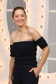 Marion cotillard serves up a little bit of red carpet comfort food. Marion Cotillard Chanel Spring 2021 Fashion Show Paris Fashion Week Red Carpet Tom Lorenzo Site 5 Tom Lorenzo