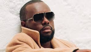 maître gims mes amis entendez la vie que j'ai eu où les gens m'attendaient, je n'suis pas venu si je les emmêle, si je dérange. French Rapper Maitre Gims To Perform In Dubai This October Scoop Empire