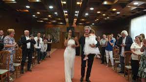 Check spelling or type a new query. Alomeskuvo Videon A Titkos Ceremonia Igy Ment Ferjhez Fesus Nelly Blikk