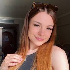 Leanne Duke's Instagram, Twitter & Facebook