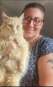 Mammapus Afrodite snart klar for adopsjon 💛 Nydelige mammapus Afrodite  trykt i armene til sin snille og flinke fostermor 💛 😅 Afrodite er en  fantastisk mamma for sine unger Jasmine, Adrian og