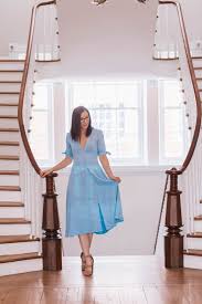 The Iconic Dress That Came Back For 2019 Iconic Dresses Midi Dress Style Dresses