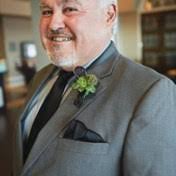 Erin Mendiola's Instagram, Twitter & Facebook