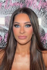 Hello beautiful brides! Still searching for the perfect makeup artist? 💖 I  have a limited number of dates available for 2025 and 2026 is filling up  quickly, I'd be honored to be