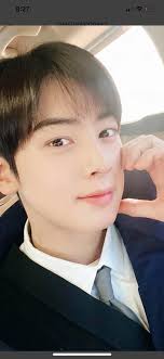 From stickers to photocards! From BTN Pillow to the Cha Eun-Woo Box! What a  treat to the eyes. #ChaEunWooDunkinPH #DunkinPH 📷 @NikkaViim