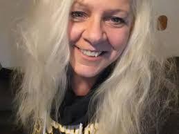 Samantha Moody's Instagram, Twitter & Facebook