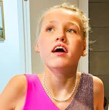 Ingrid Hooper's Instagram, Twitter & Facebook