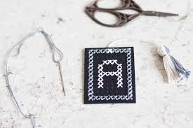 Verwendung eines ringes oder rahmens. Diy Lesezeichen Mit Monogramm Besticken Inkl Alphabet