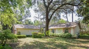 1804 Valencia Drive Jacksonville Fl 32207 Home For Sale For More Information On Pricing And Showings Call 904 280 House Styles Spacious Living Old Florida
